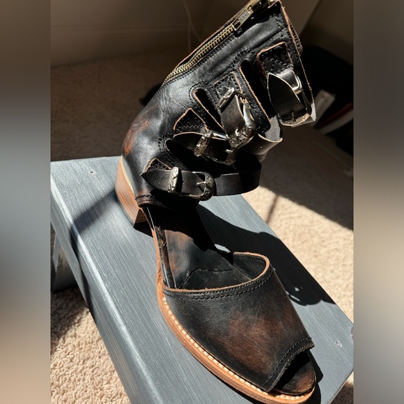 Free bird sandals size 10 - Picture 3 of 14